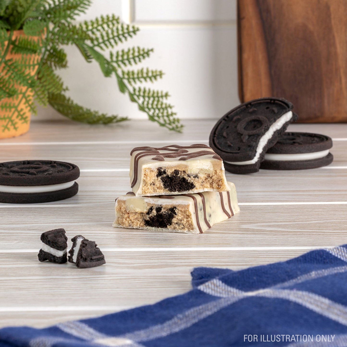 dipped-cookies-and-cream-protein-bars-x8 15807_QN_USA_ProteinBar_CAC_InterimAssetUpdate_Digital-Dipped-ProductCarouselSet_Tabletop1.jpg